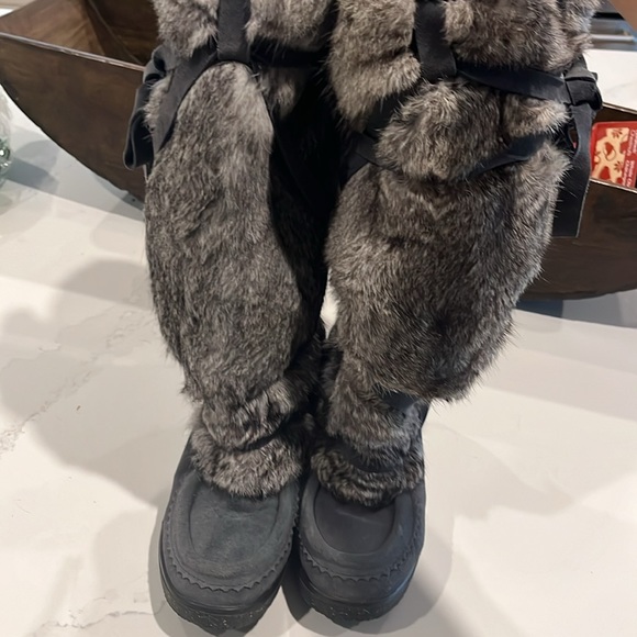 Barbo mukluks charcoal gray tall wrap real fur winter snow boots size 8. - Picture 2 of 7